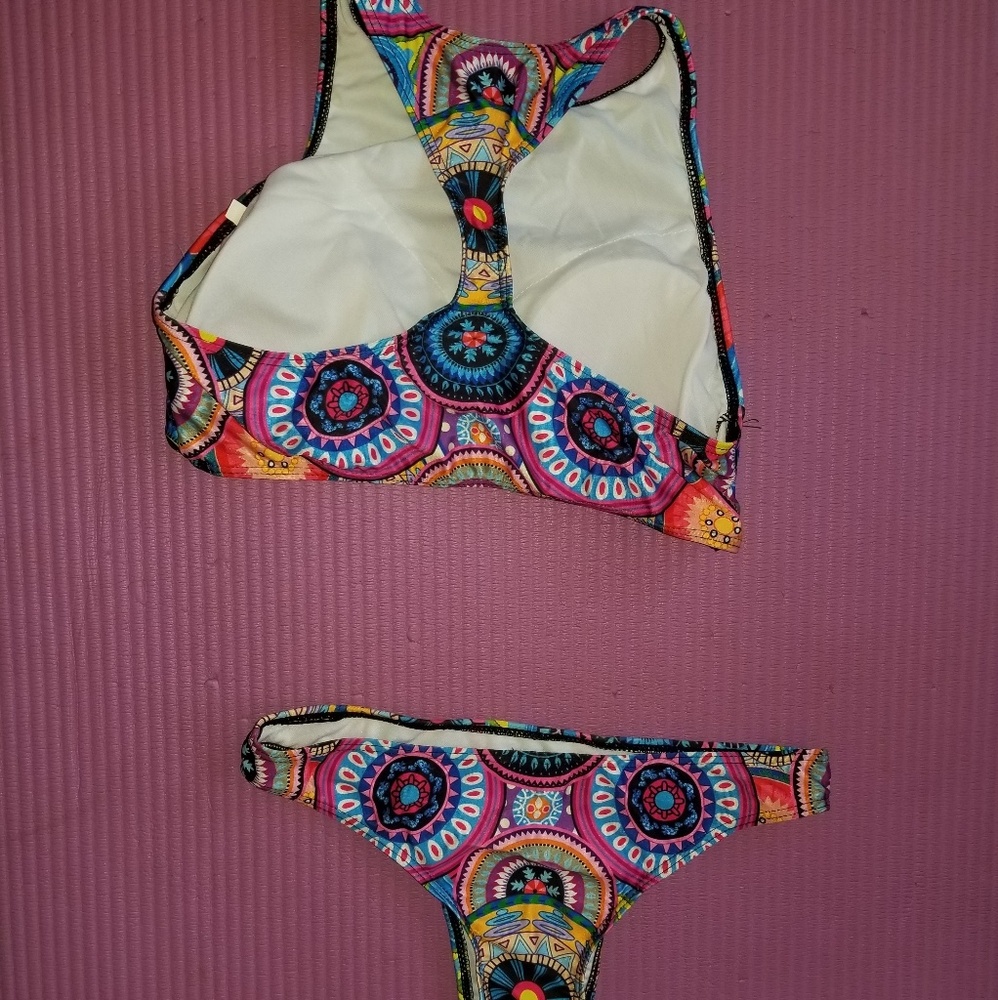 Bikini - Picture 2 of 4